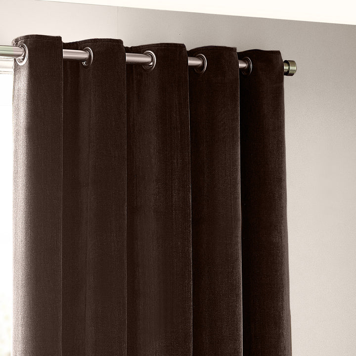 HEAVY CHENILLE 229X229 EYELET CURTAIN BROWN