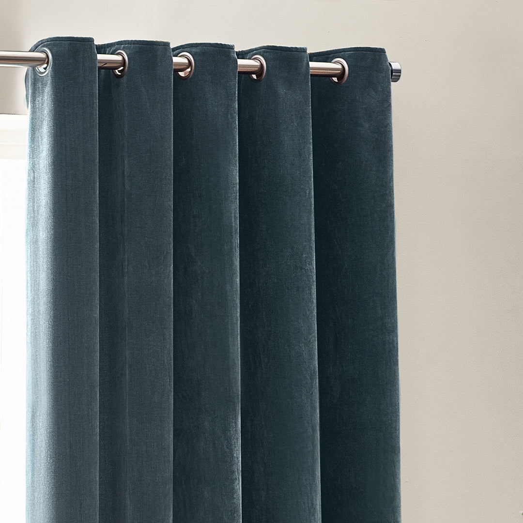HEAVY CHENILLE 229X229 EYELET CURTAIN MARINE