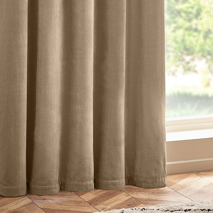 HEAVY CHENILLE 168X183 EYELET CURTAIN NATURAL