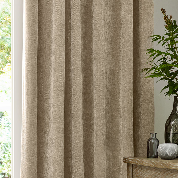 Heavy Chenille 117x137 Eyelet Curtain Natural - image 3