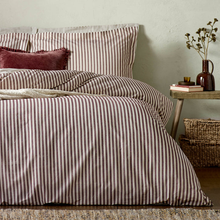 Hebden King Size Duvet Set Beetroot - image 4