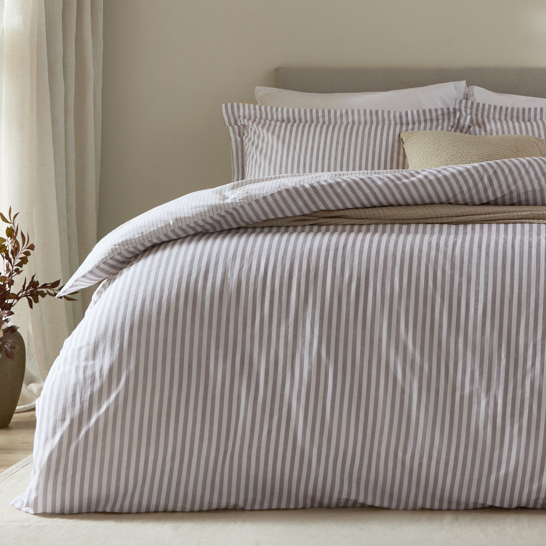 Hebden King Duvet Set Mauve - image 3