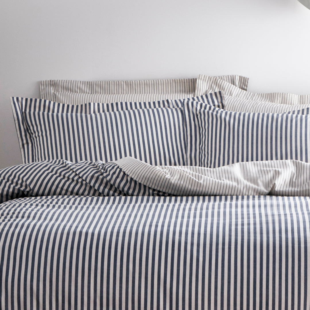 Hebden Ks Duvet Set Navy - image 2