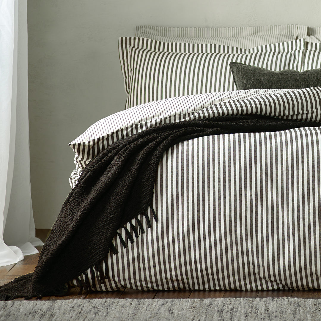 Hebden Super King Size Duvet Set Black - image 3