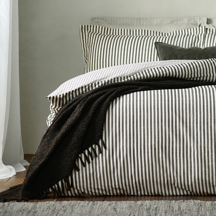 Hebden Super King Size Duvet Set Black - image 3