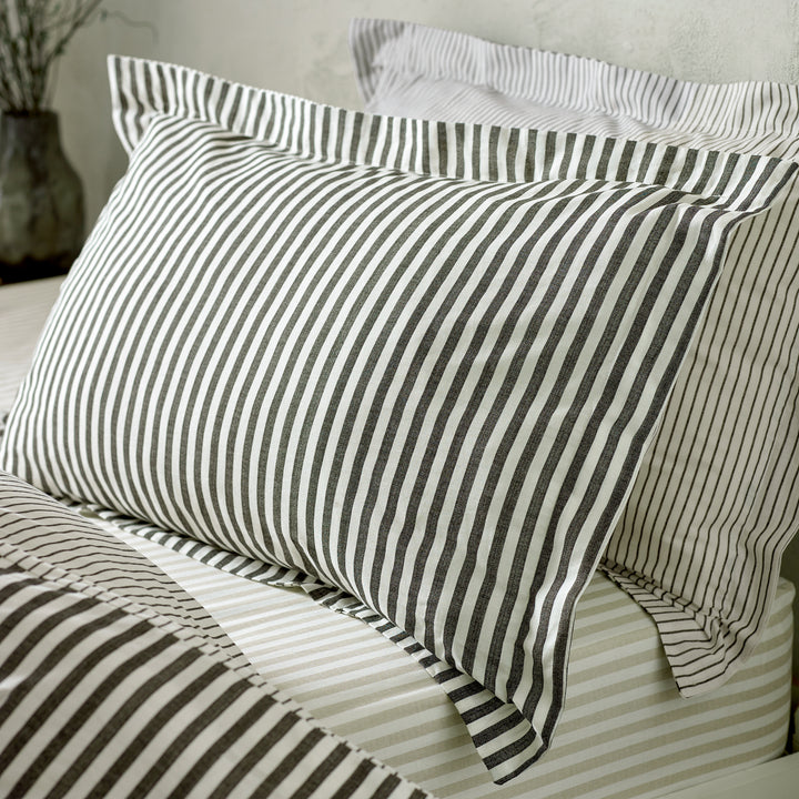 Hebden Super King Size Duvet Set Black - image 4