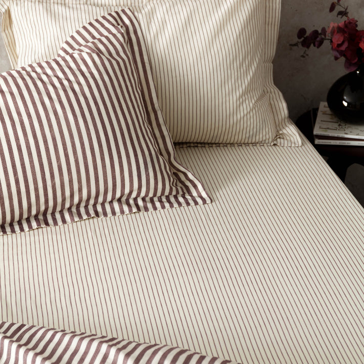 Hebden/Barton Single Fitted Sheet Beetroot