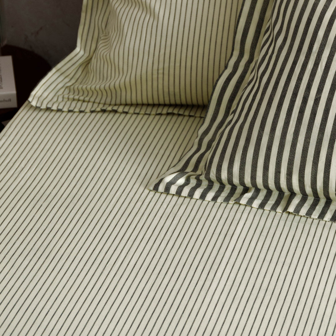 Hebden/Barton Double Fitted Sheet Black - image 2