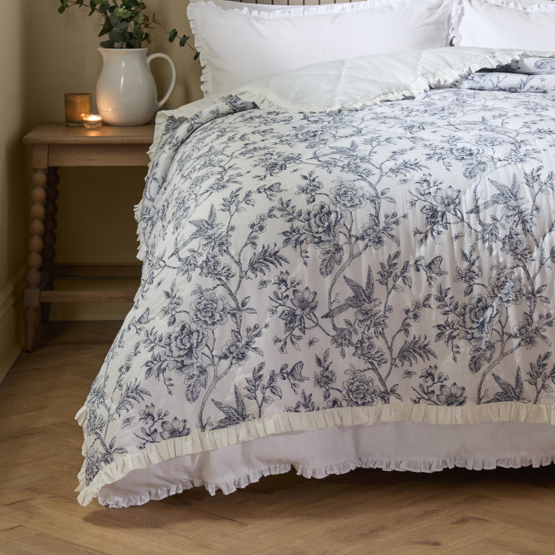 Hermione 150x200 Bedspread Ivory Blue
