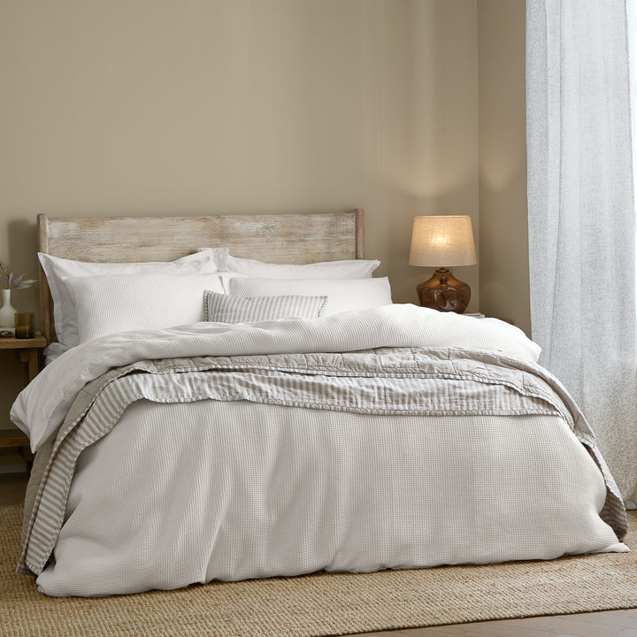 Hebden Relaxed Waffle Super King Duvet Set Chalk