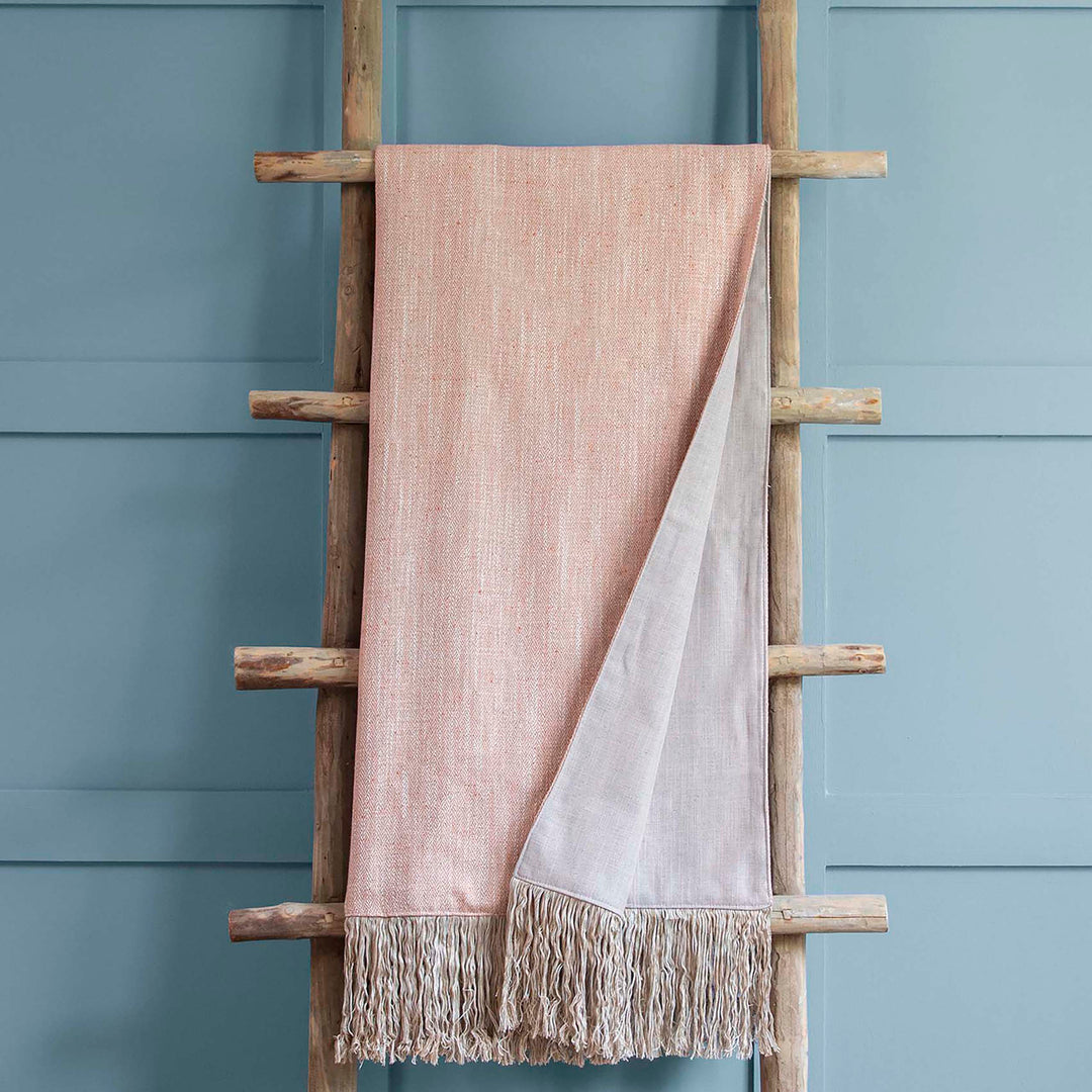 JEDBURGH 136X200 THROW CORAL