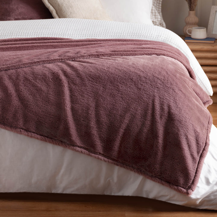 Kallu 130x180 Throw Mulberry - image 3