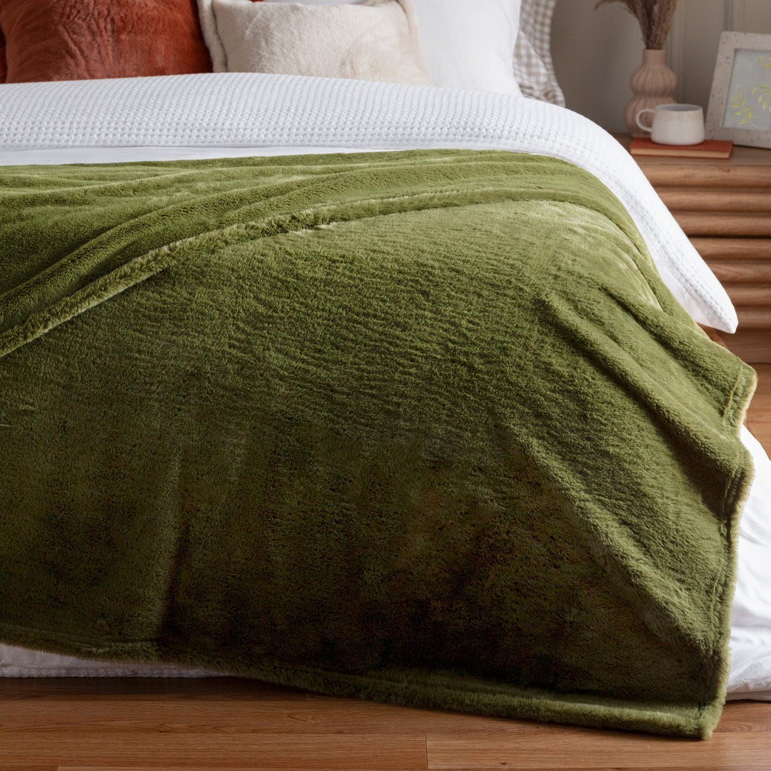 Kallu 130x180 Throw Olive