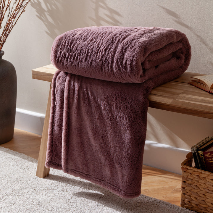 Kallu 150x200 Throw Mulberry