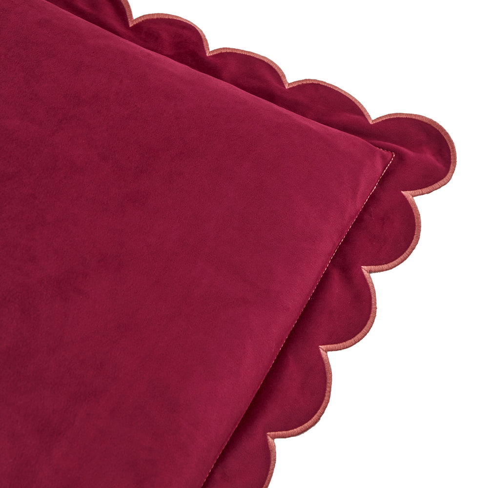 Lil Scallop 45x45 Cushion Case Burgundy/Slipper - image 2