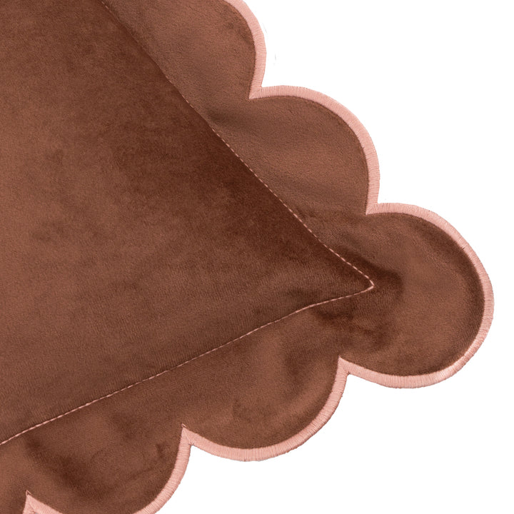 Lil Scallop 45x45 Cushion Case Chestnut / Natural - image 5
