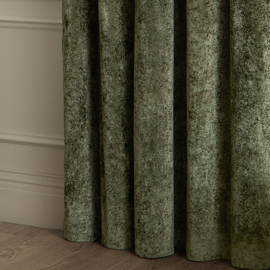 Lustre Velvet 229x137 Eyelet Curtains Malachite Green - image 5