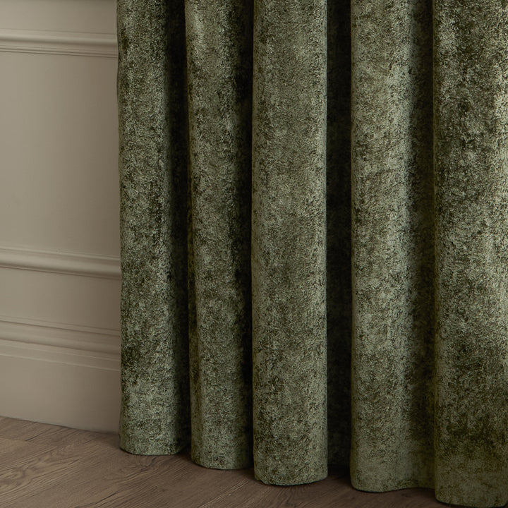 Lustre Velvet 229x137 Eyelet Curtains Malachite Green - image 5