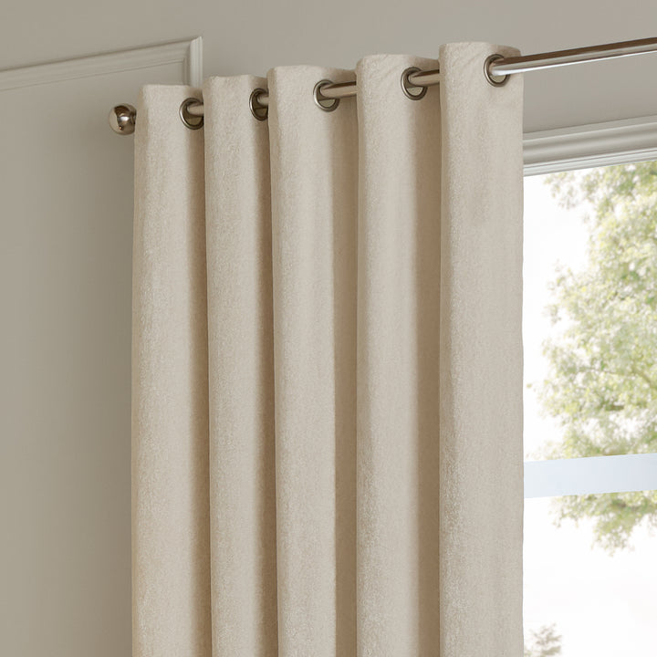 Lustre Velvet 168x183 Eyelet Curtains Ivory - image 3