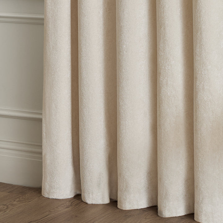 Lustre Velvet 117x137 Eyelet Curtains Ivory - image 5