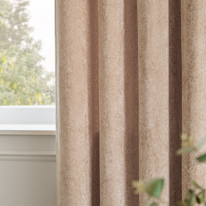 Lustre Velvet 117x137 Eyelet Curtains Oyster - image 4