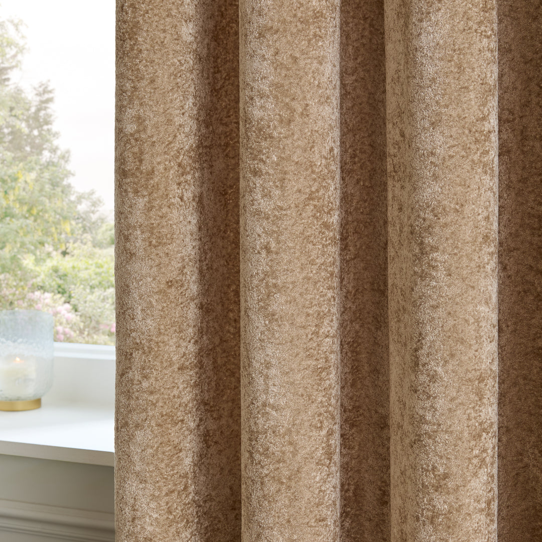 Lustre Velvet 117x183 Eyelet Curtains Champagne - image 4