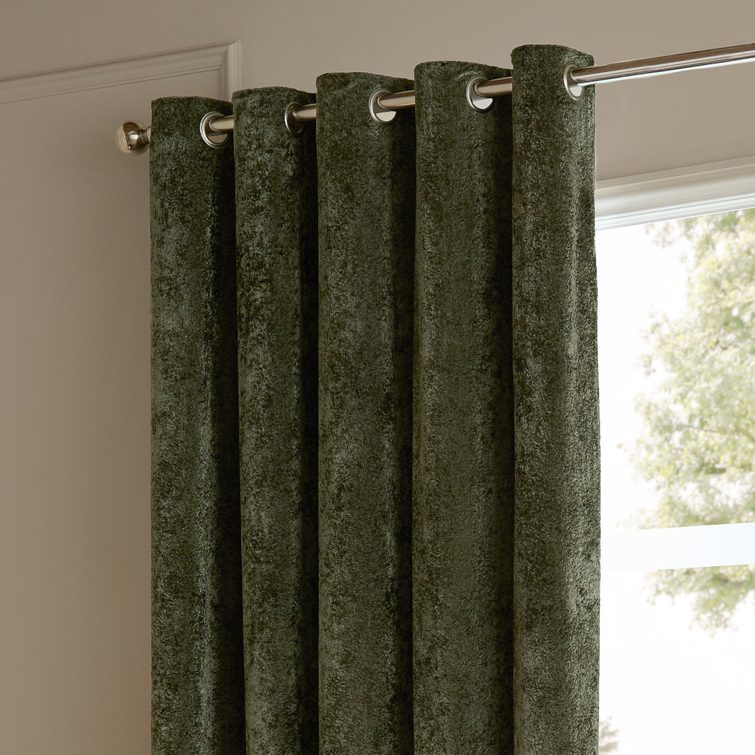 Lustre Velvet 117x183 Eyelet Curtains Malachite Green - image 3