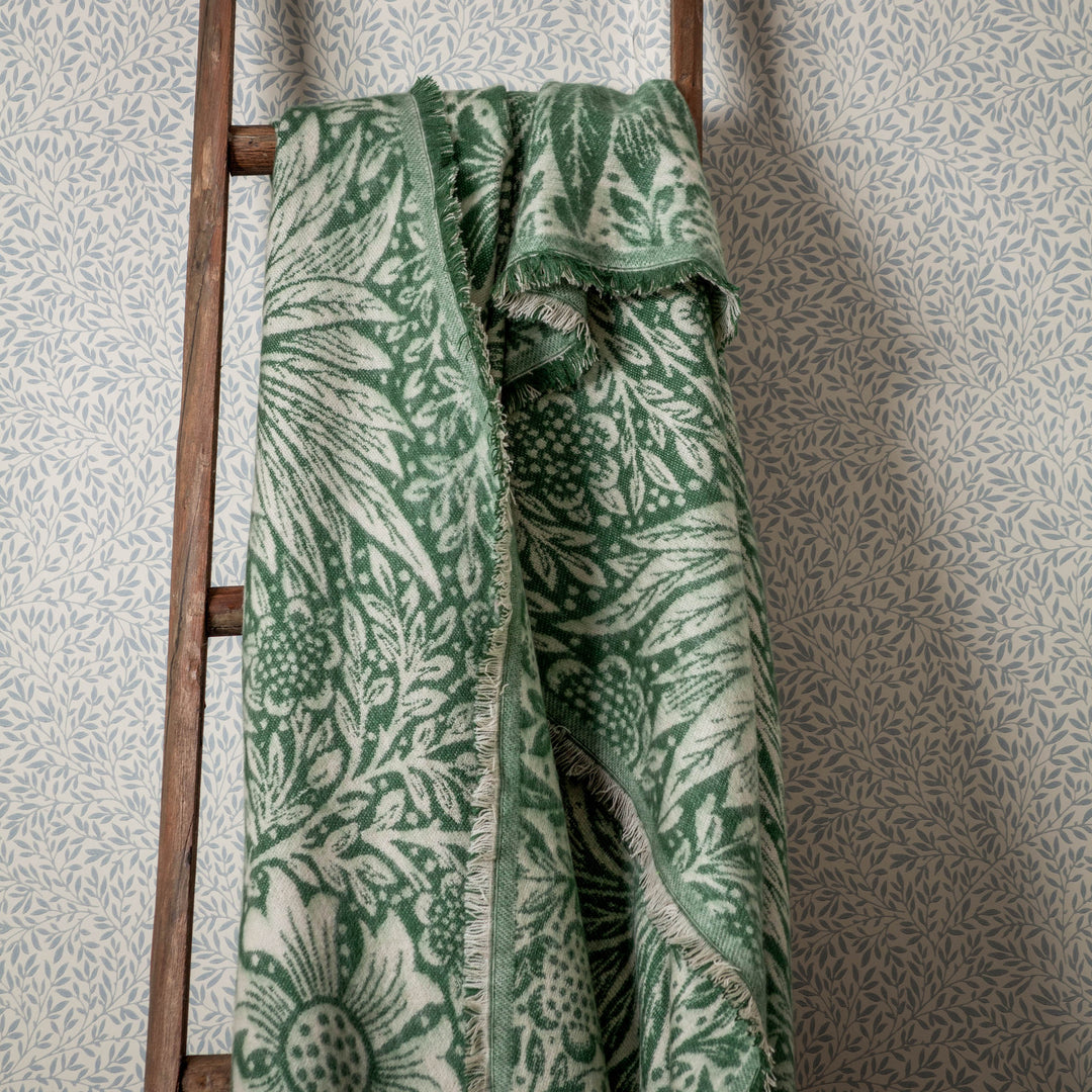 Marigold 130x170 Throw Leaf Green