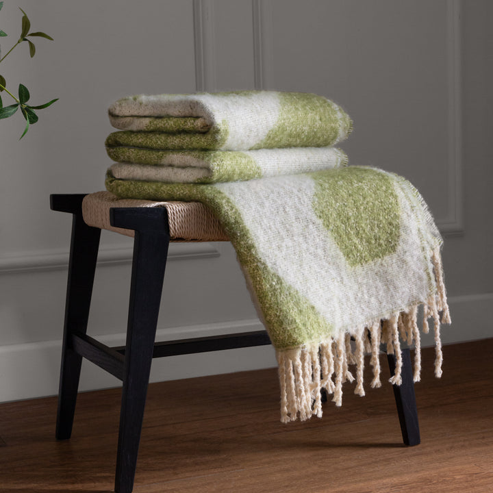 Meta 130x180 Throw Olive