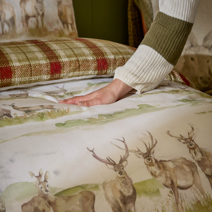 MOORLAND STAGS SINGLE DUVET SET MULTICOLOUR