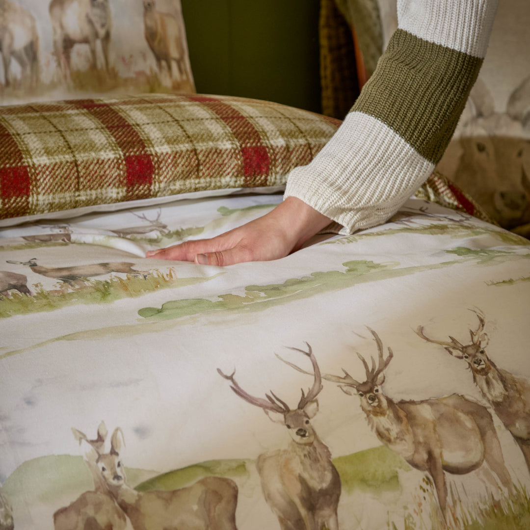 MOORLAND STAGS DOUBLE DUVET SET MULTICOLOUR