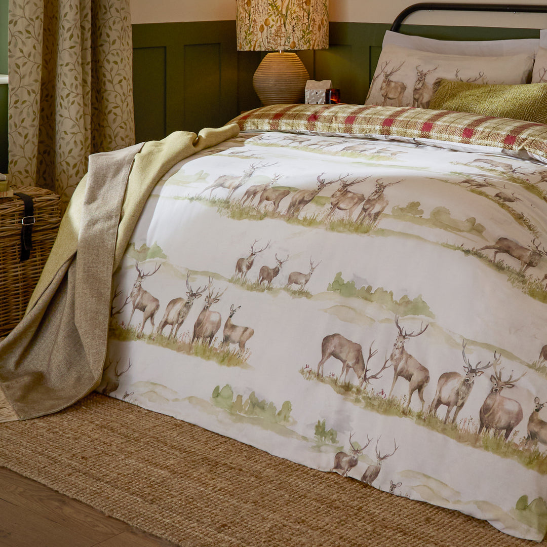MOORLAND STAGS DOUBLE DUVET SET MULTICOLOUR