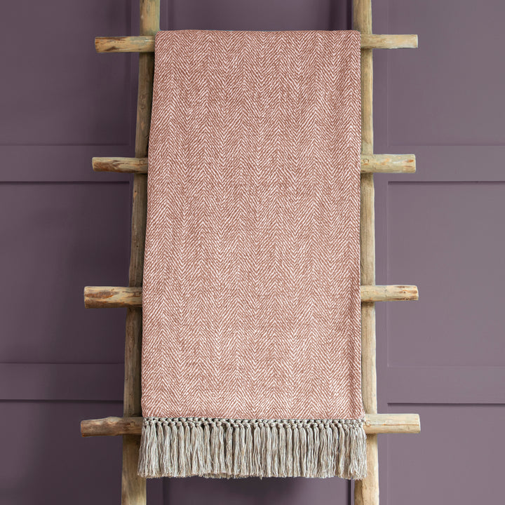 ORYX 136X200 THROW CORAL