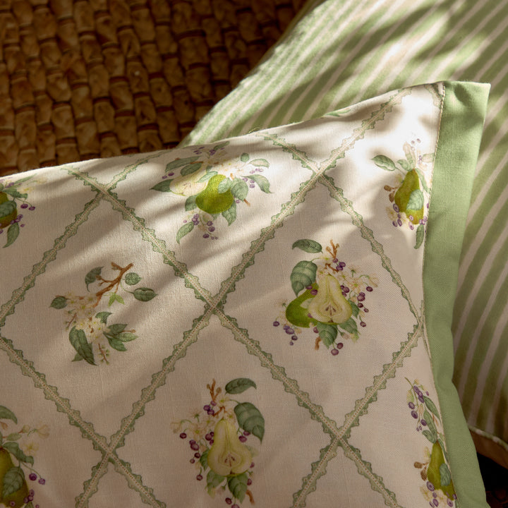 PEAR TRELLIS 40X60 OUTDOOR CUSHION CASE GREEN
