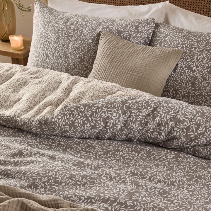 Perrie Leaf King Duvet Set Mole - image 6