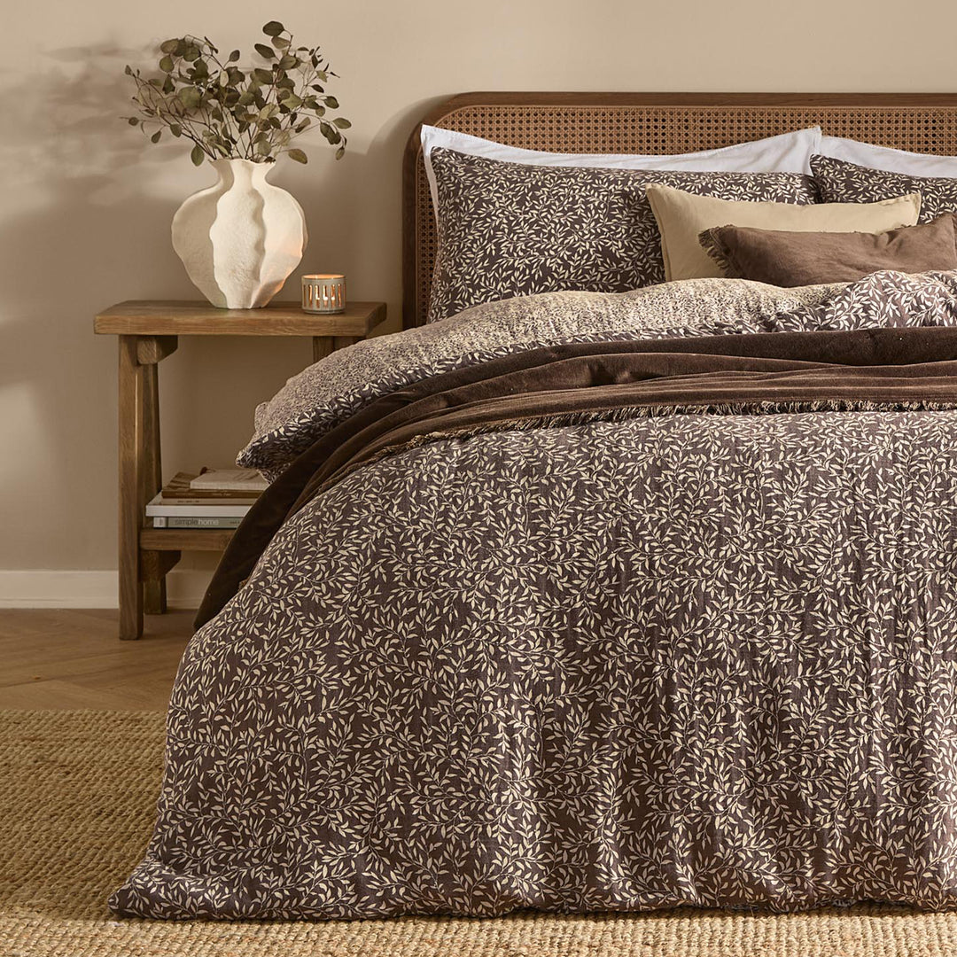Perrie Leaf Super King Duvet Set Chocolate - image 7