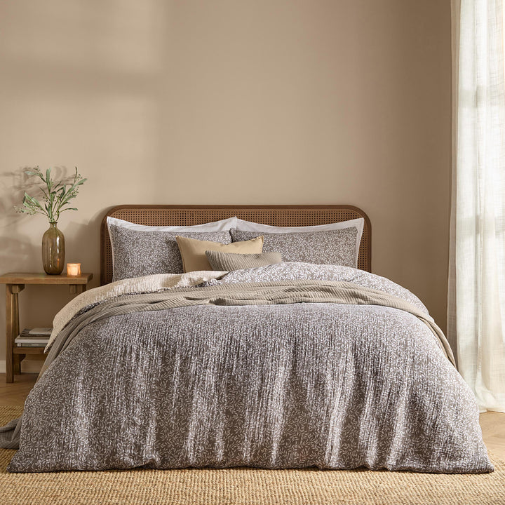 Perrie Leaf Super King Duvet Set Mole - image 3