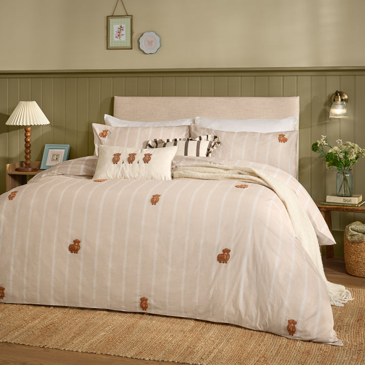 Ramble Highland Cows Super King Duvet Set Natural