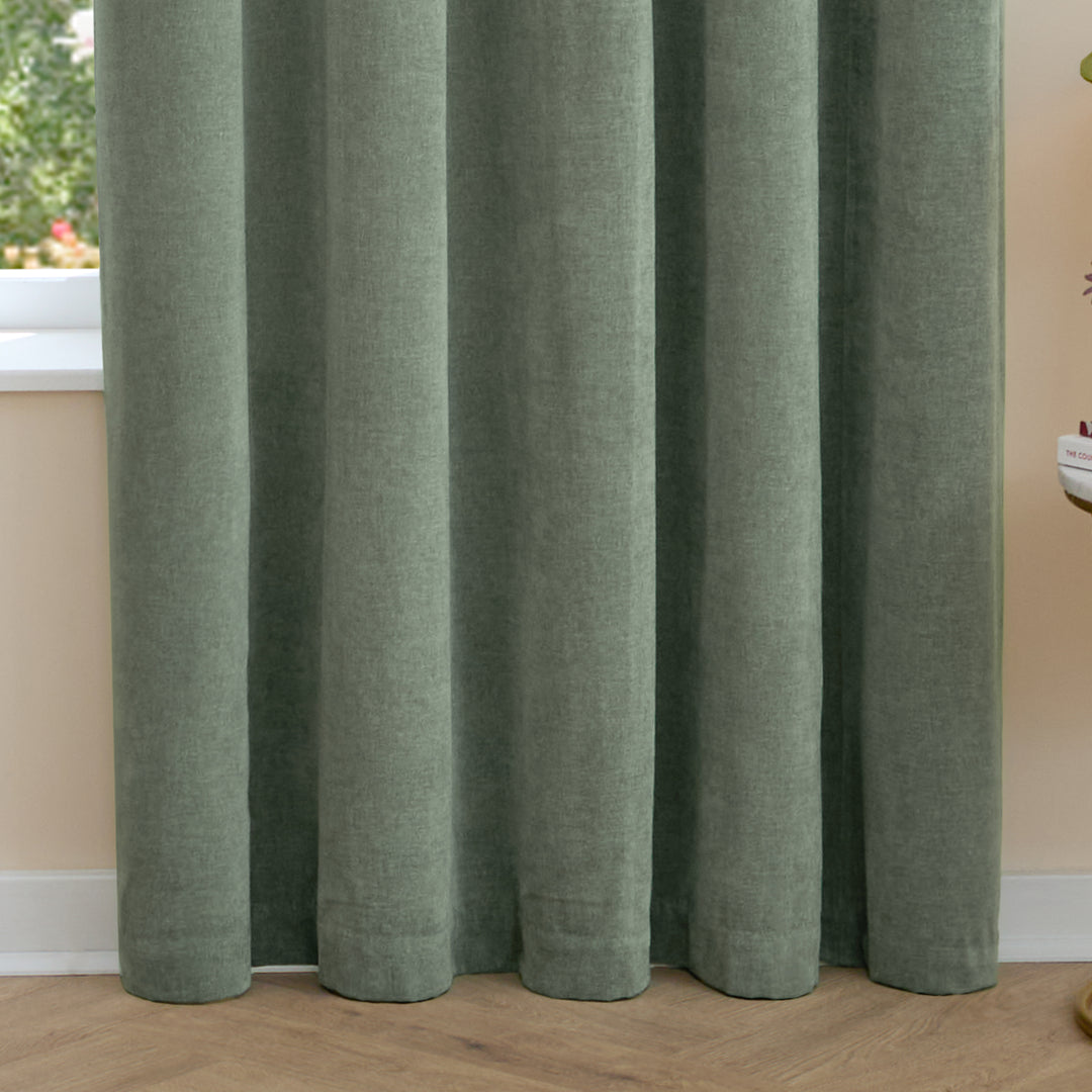Soft Chenille Blackout 117x183 Eyelet Curtains Green - image 7