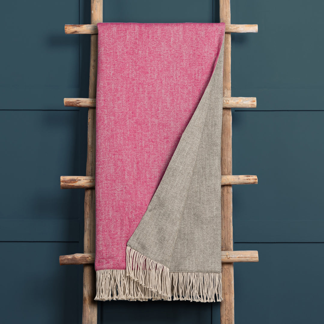 SELKIRK 136X200 THROW GERANIUM