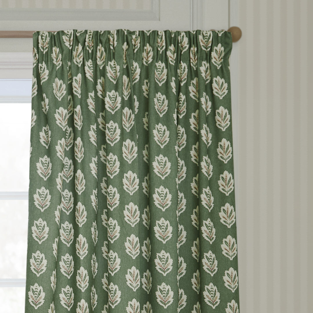 SESSILE LEAF 228X137 PENCIL PLEAT CURTAINS LEAF GREEN