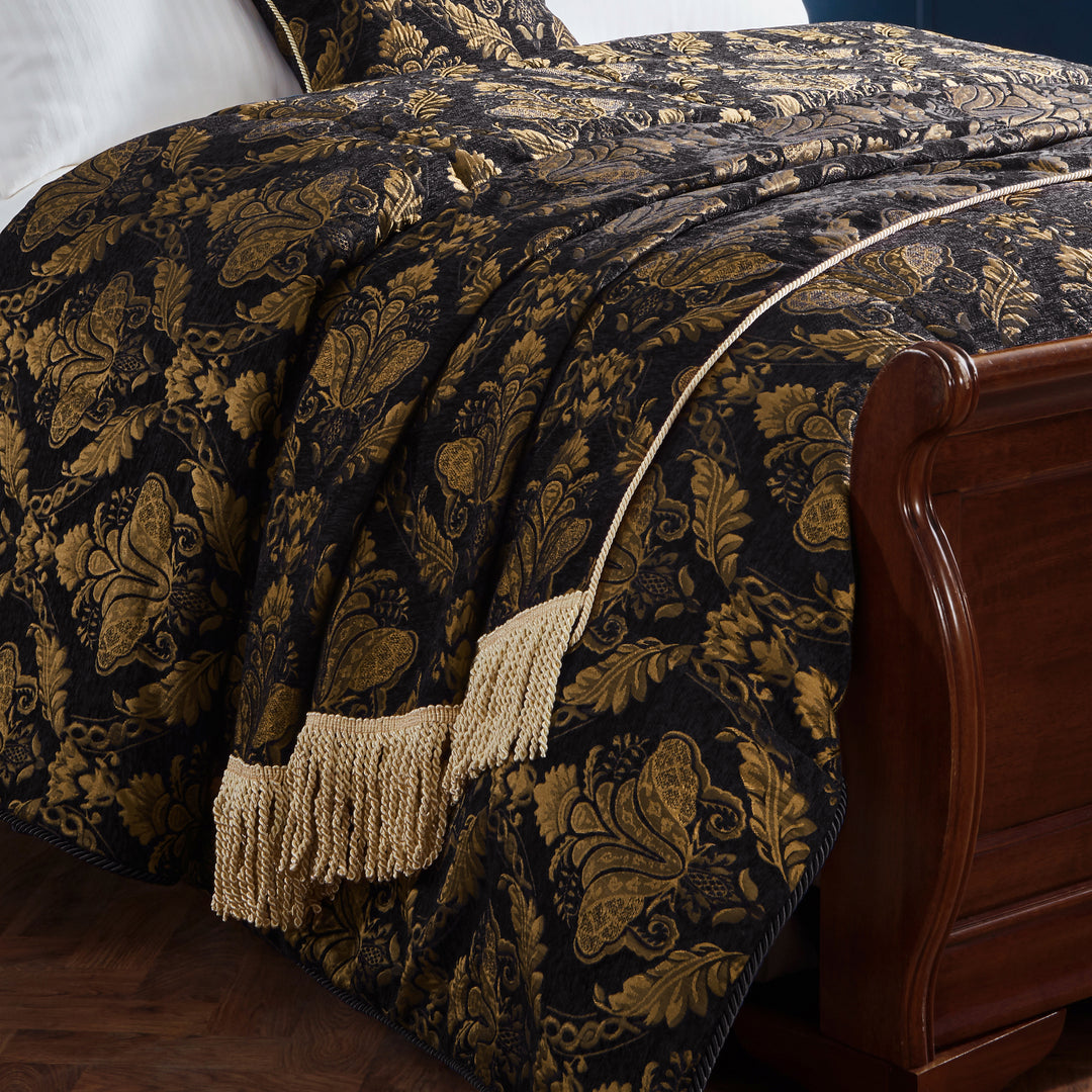Shiraz 130x170 Throw Black