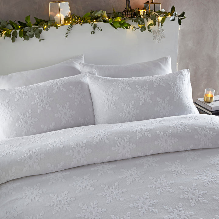 Snowflake Tufted Super King Duvet Set White - image 4