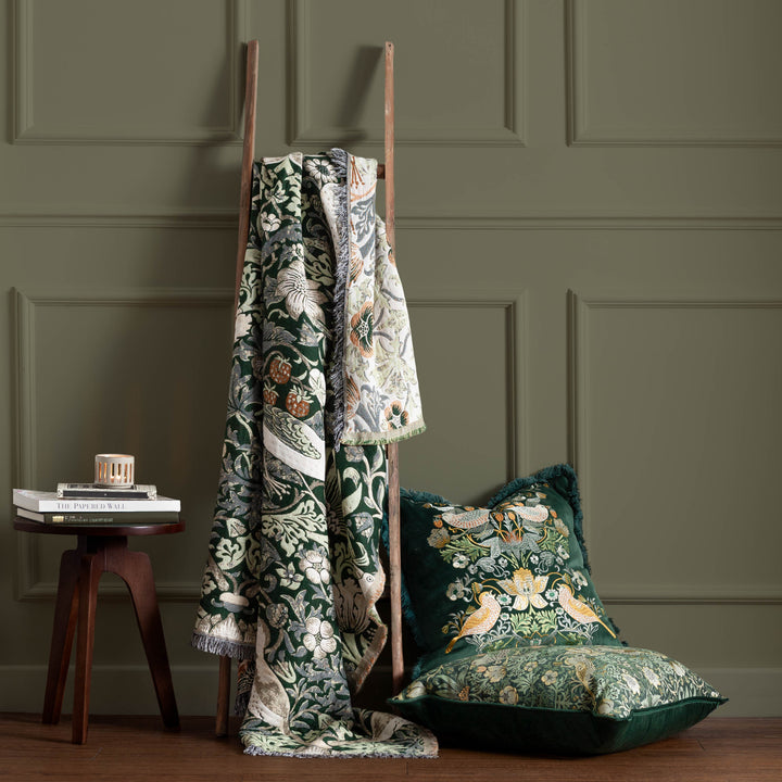 Strawberry Thief 140x170 Throw Forest Green - image 2