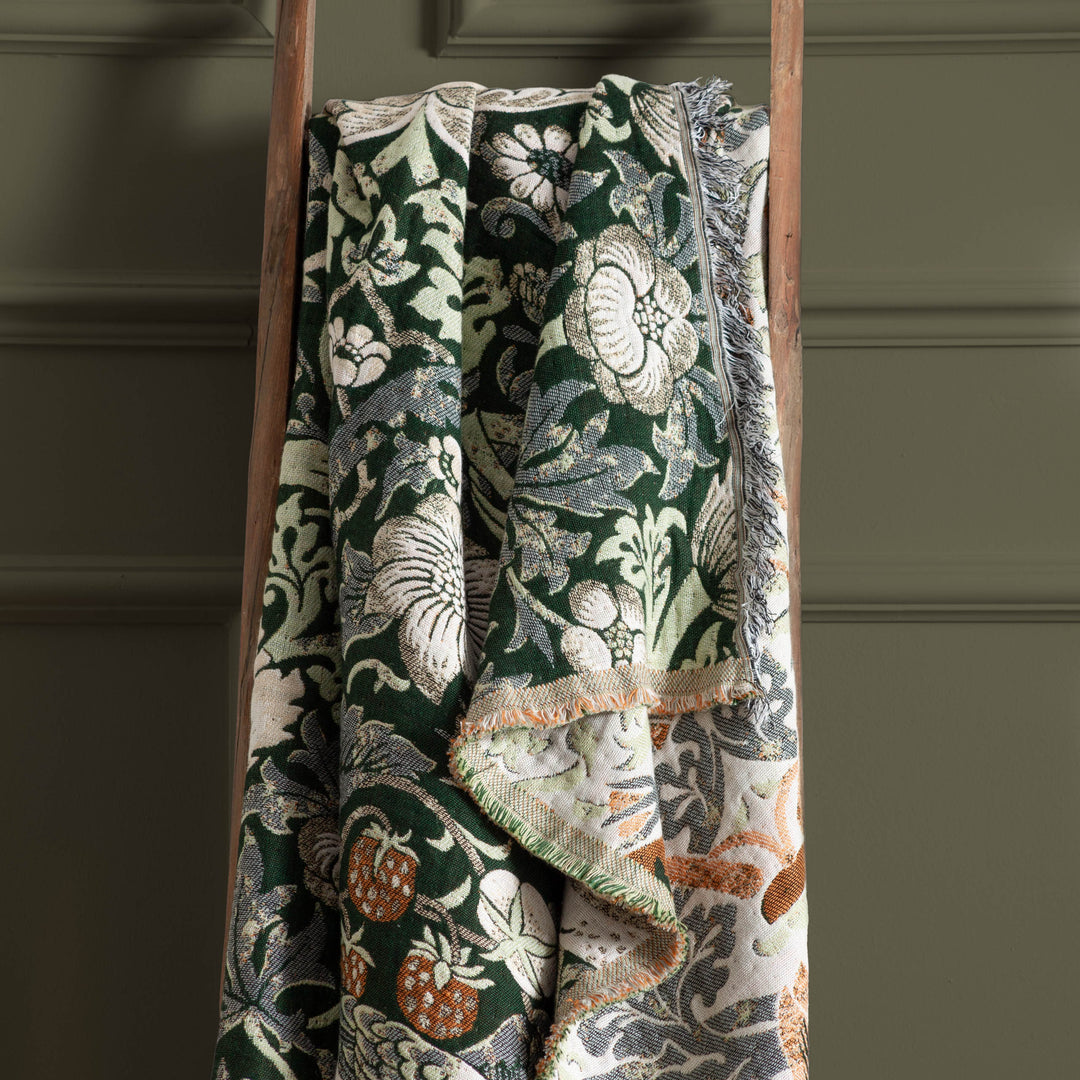Strawberry Thief 140x170 Throw Forest Green - image 5