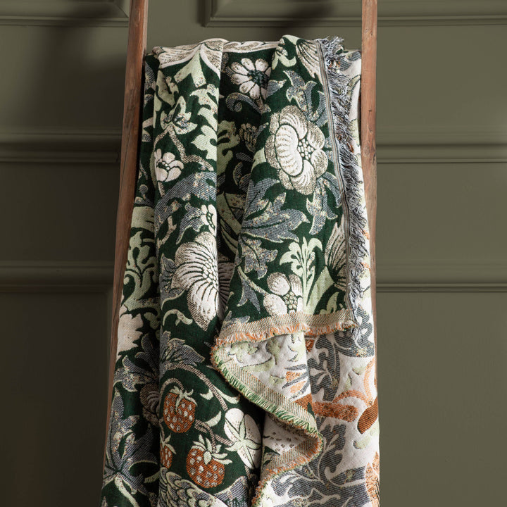 Strawberry Thief 140x170 Throw Forest Green - image 5