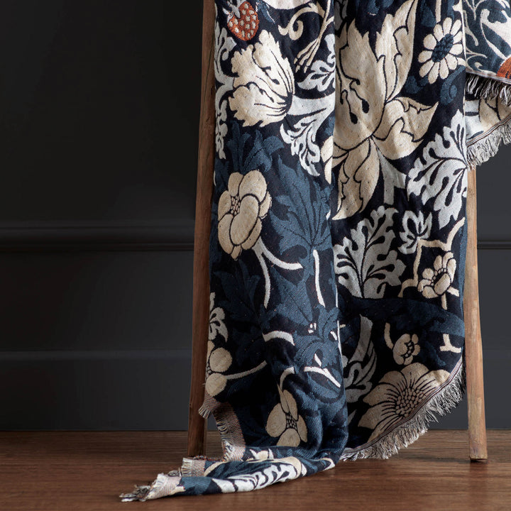 Strawberry Thief 140x170 Throw Indigo