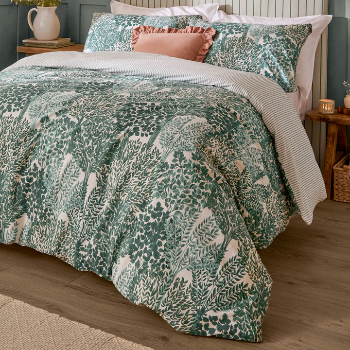 Topiary Super King Duvet Set Green - image 3