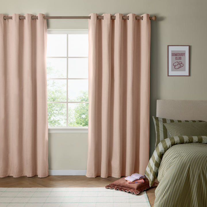 The Ultimate Blackout 168x137 Eyelet Curtains Pink - image 2