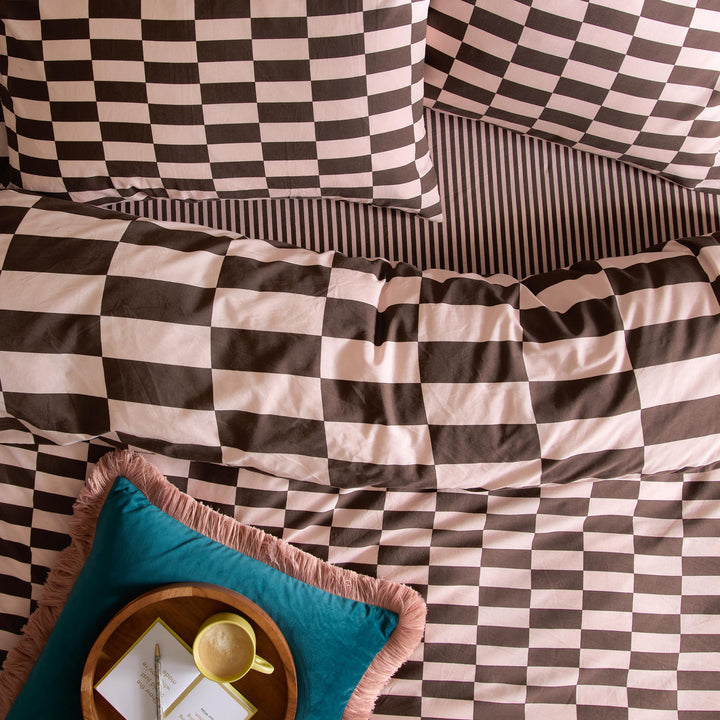 The Ultimate Checkerboard Super King Duvet Set Berry Brownie - image 3